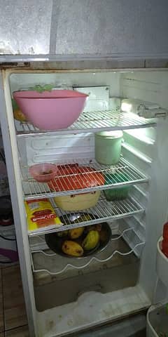 very argent sell Dawlance fridge A1 condition