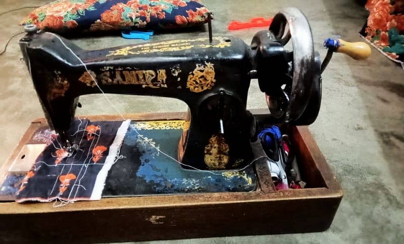 Sewing Salai Machine old Home 0