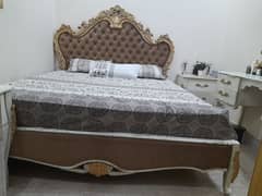 bed set with dressing table