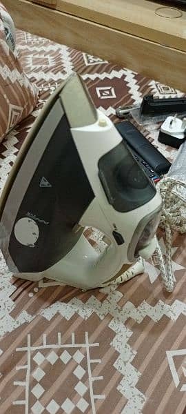 QUIGG STEAM Digital Iron 1