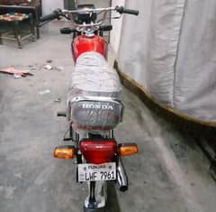 Honda CD 70 urgent for sale my WhatsApp number,,03209799627