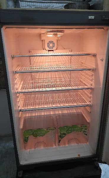 Full size Fridge New Condition 1