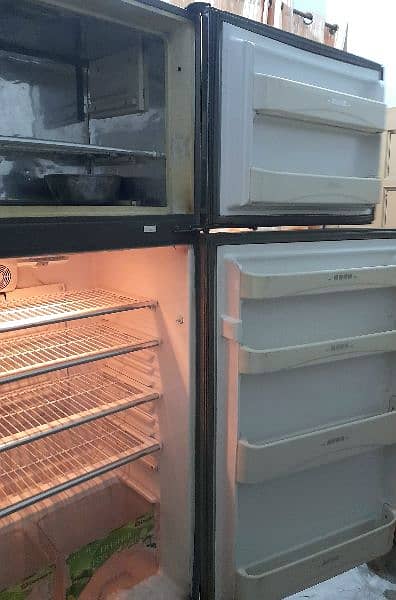 Full size Fridge New Condition 2