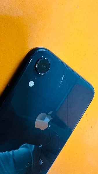 iPhone XR iCloud Locked 64gb Non PTA 1