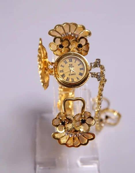 women's Fancy Chin Bracelet watch 7