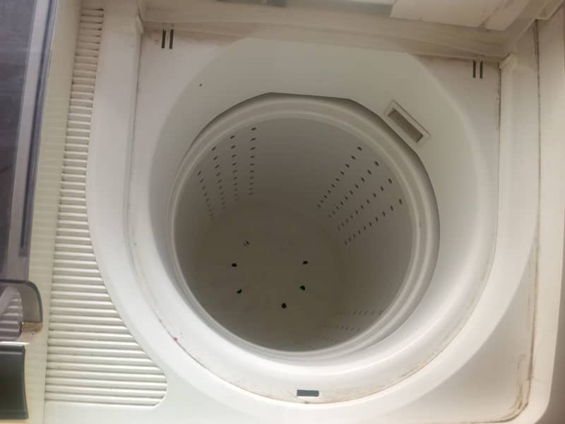 Semi Automatic washing machine hardly used 3