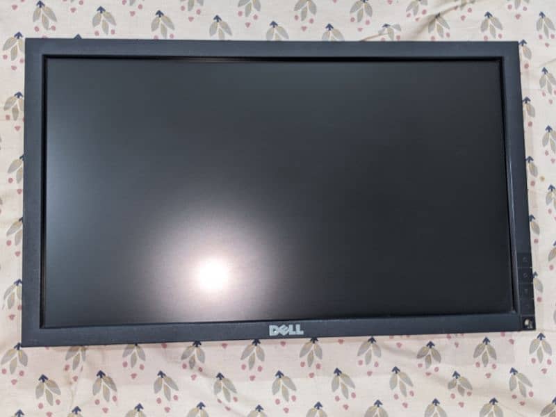 Dell Wide Angle 19" LED Monitor 3