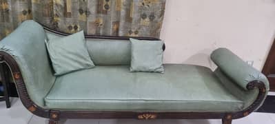 Couch/setti for sale