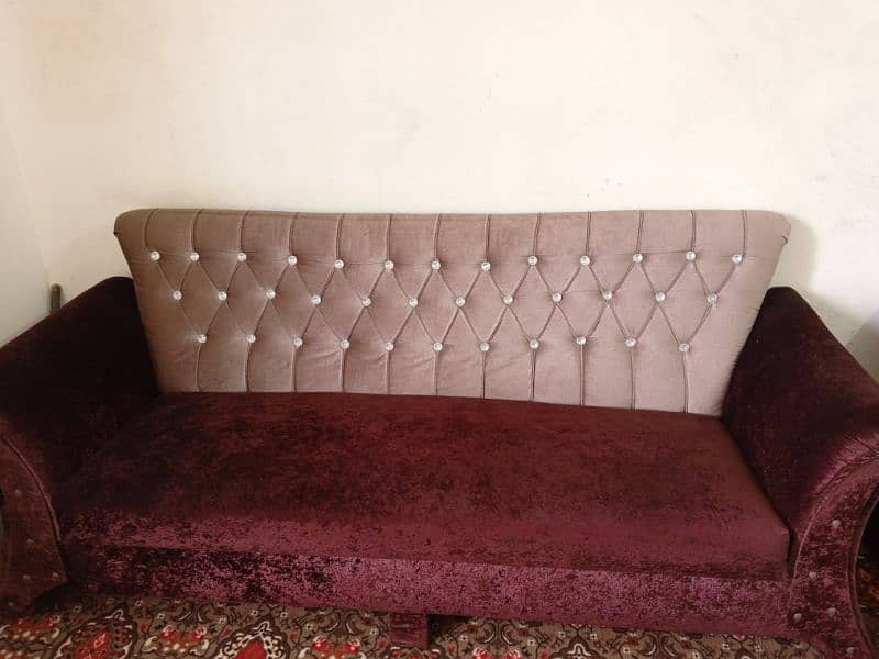 5 seater sofa set almost a year used. 1