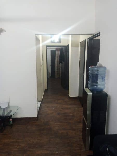 flat for sale fraz avinew 3bed dd jouhar mor 2 floor 75lac 11