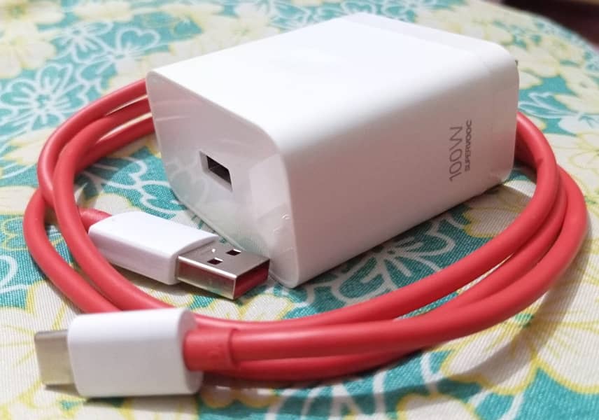 OnePlus charger 11 model 100watt super vooc 100% original box pulled 0