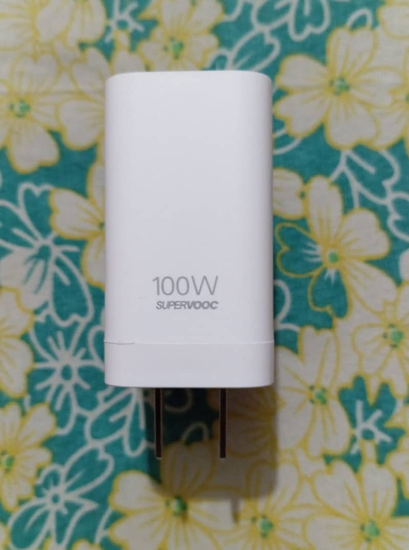 OnePlus charger 11 model 100watt super vooc 100% original box pulled 1