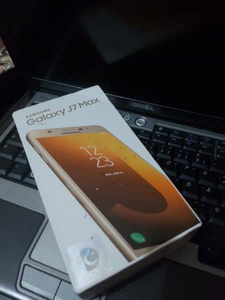 Samsung galaxy J7MAX 0