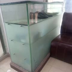 16 mm glass Table