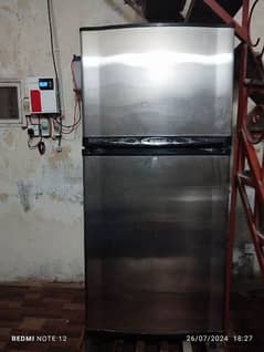 waves fridge ha 9/10 condition full size ha  contact number03224482287