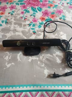 Kinect sensor for Xbox 360 (like new)