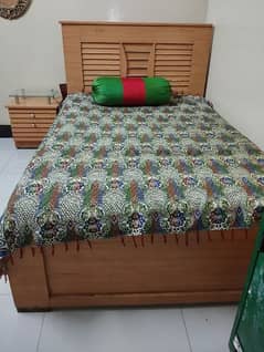 medium size bed witout mtress. with 2 door almirah