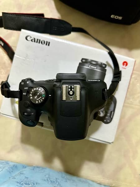 Canon EOS 2000D with 18-55mm Lens 10/10 condition 3