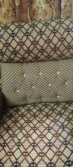 5 seater sofa for sale in good condition