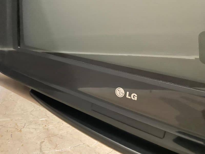 Original LG TV Ultra Slim . latest 5