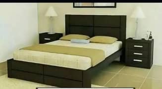 King size bed two side tables ke sath