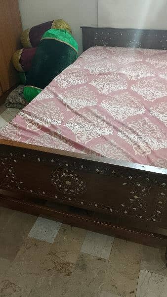 single bed and mattress for sale 0