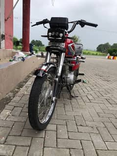 HONDA 125 IN VERY GOOD CONDITION.