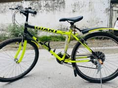 giant bicycle very good condition 03095084832