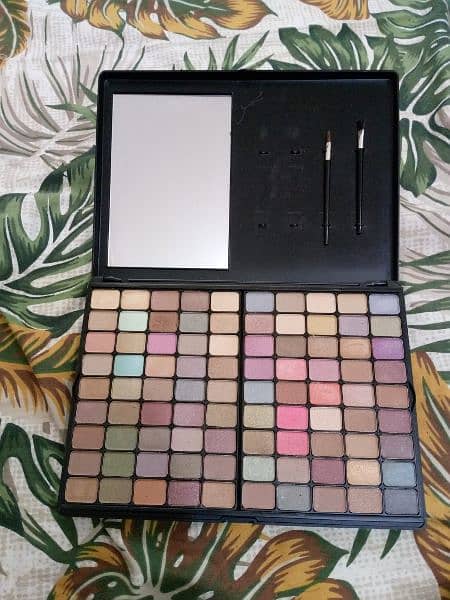 make-up kit 1