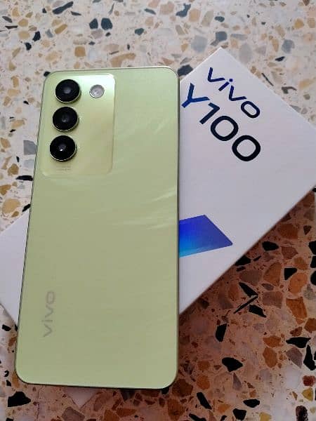 VIVO Y100 3