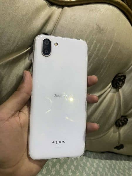 Aquos r2 2