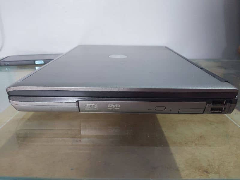 DELL LATITUDE D630 1