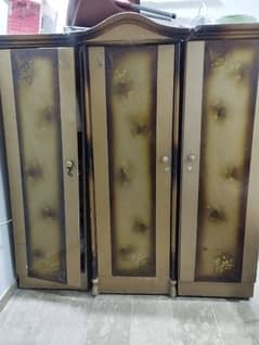 3 DOOR WOODEN CUPBOARD (ALMARI)