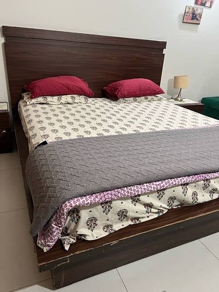 Wooden king size Bed set with Mattress 3