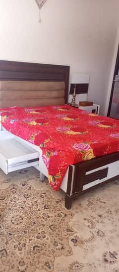 1 bed set  with new matress sell & two side tables