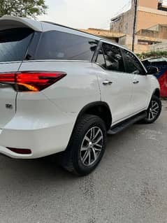 Toyota Fortuner V 2020