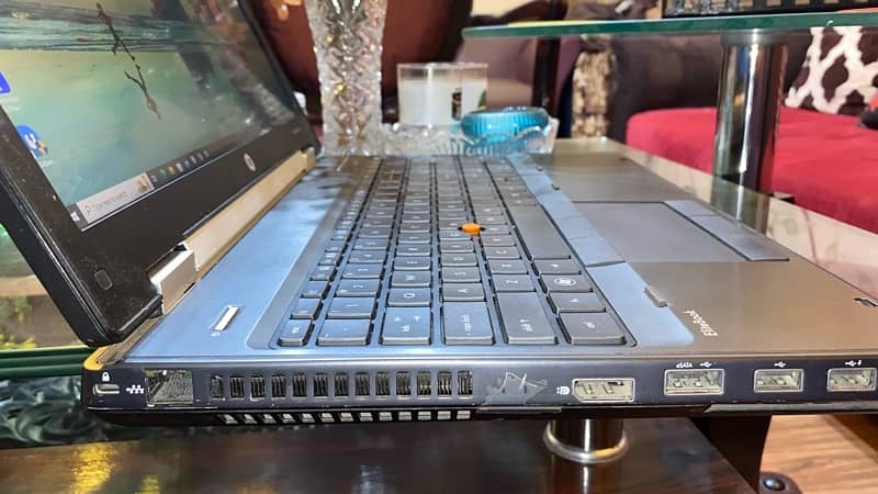 HP ELITEBOOK 8560W Gaming LAPTOP Intel core i7 4