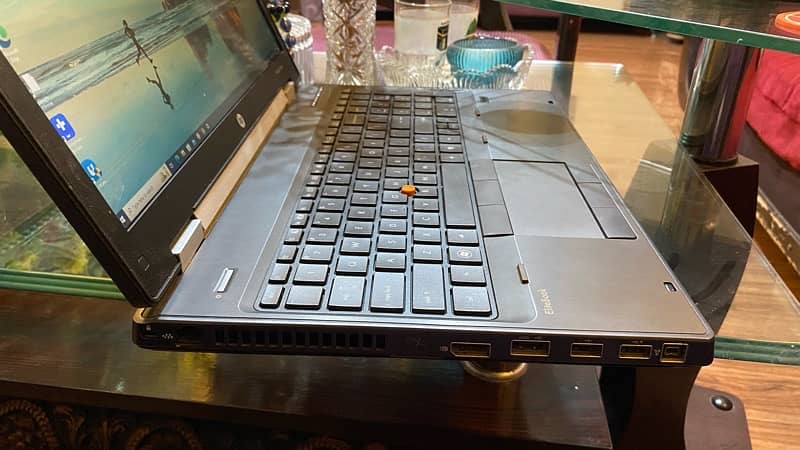 HP ELITEBOOK 8560W Gaming LAPTOP Intel core i7 5