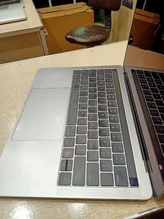 2019//2020//2022 Apple MacBook Pro air excellent