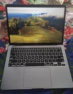 MacBook air 2020

13.3 inch

i3 processor

9/10 condition