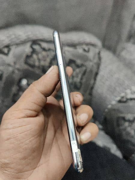 lg v30 single sim approved minor crack 5