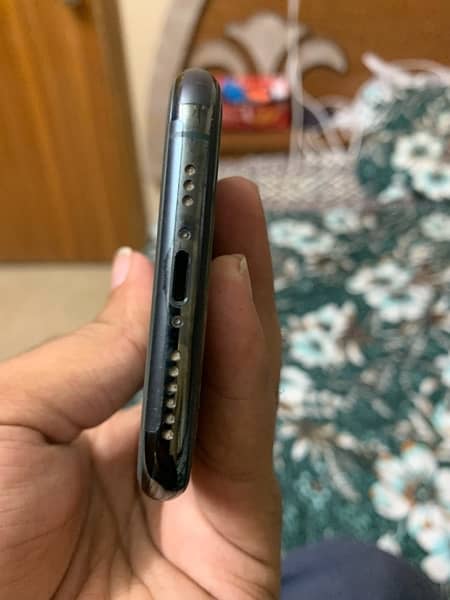 iphone 11 pro 64GB jv 4