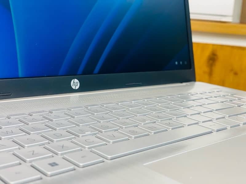 HP LAPTOP 470-G9 CORE i5-12th GEN 16GB RAM 256SSD 3