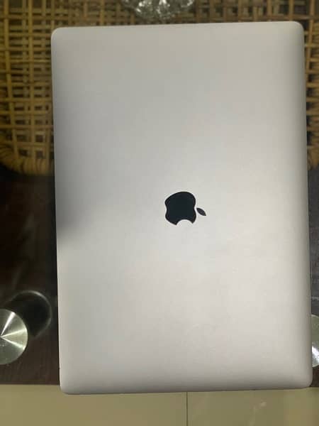 **High-Performance MacBook Pro 15" (2017) – Excellent Condition! 0