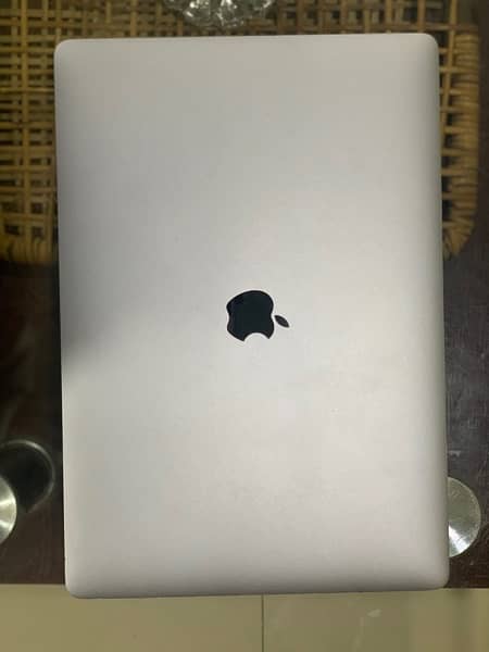 **High-Performance MacBook Pro 15" (2017) – Excellent Condition! 1