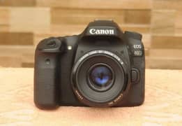 DSLR Cannon 80D Camera