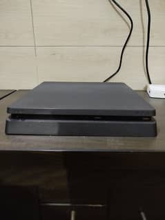 Ps4 slim with 2 games