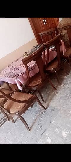 daining table for sale achi condition ma hai