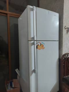 Hitachi 16 cubic full size double door fridge