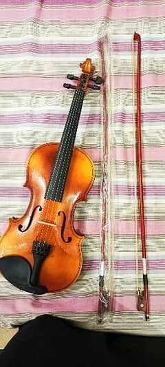 violin for urgent sale in just like new condition